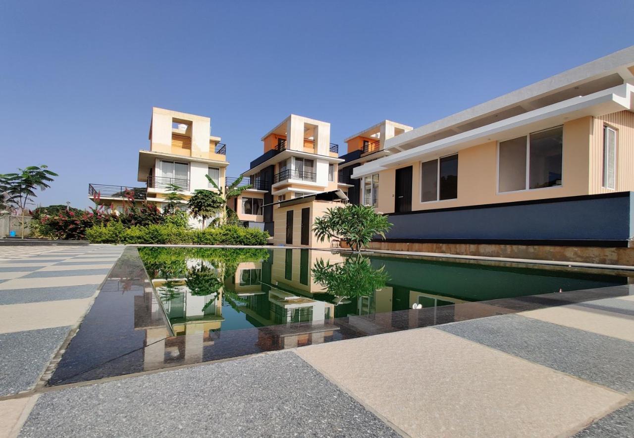 Royal Meadows - Igatpuri Bungalow B Buitenkant foto