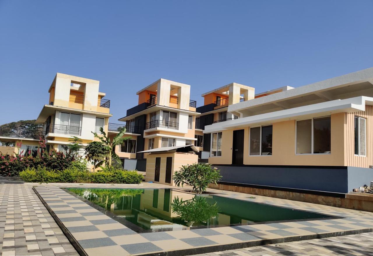 Royal Meadows - Igatpuri Bungalow B Buitenkant foto