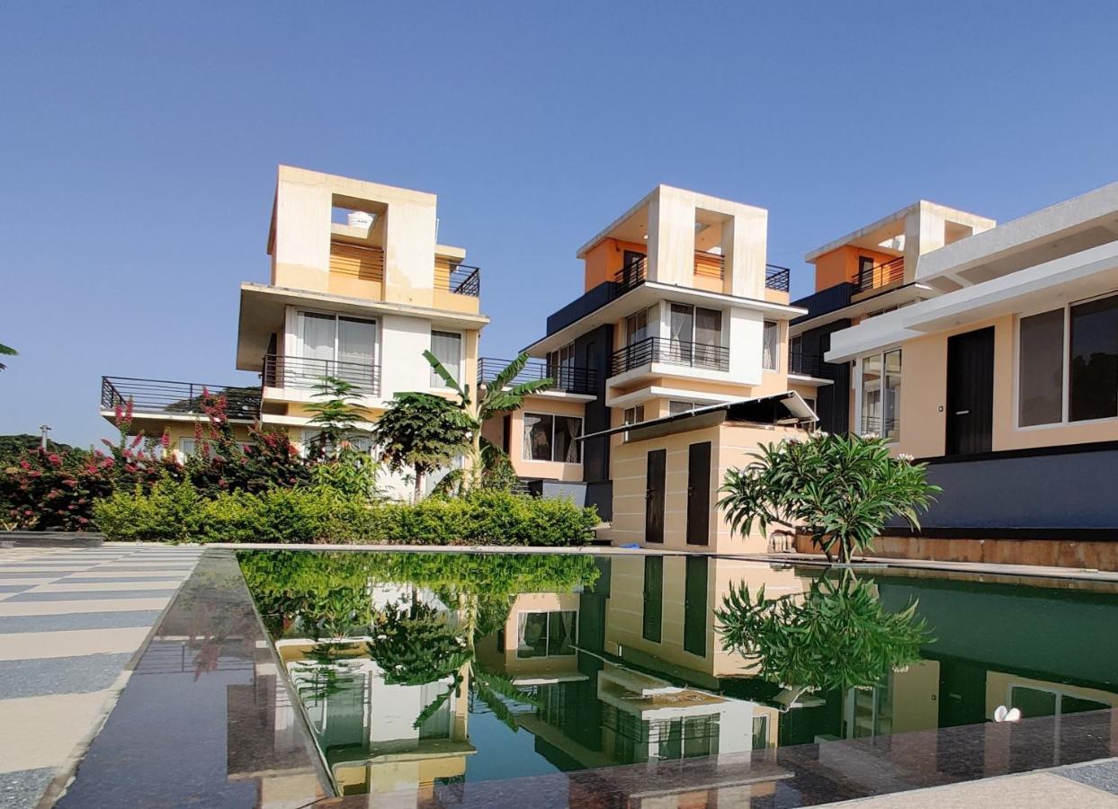 Royal Meadows - Igatpuri Bungalow B Buitenkant foto
