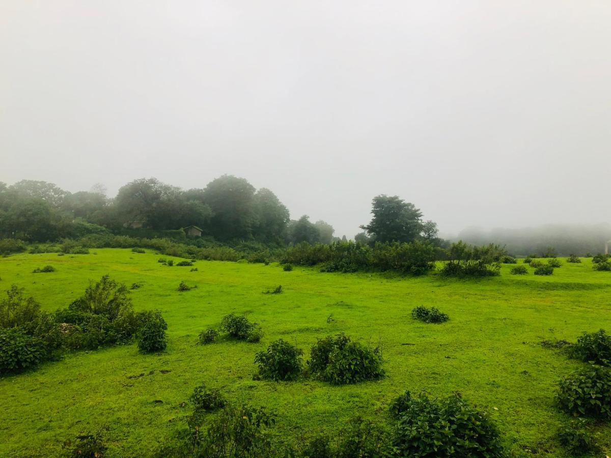 Royal Meadows - Igatpuri Bungalow B Buitenkant foto