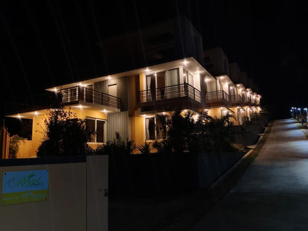 Royal Meadows - Igatpuri Bungalow B Buitenkant foto