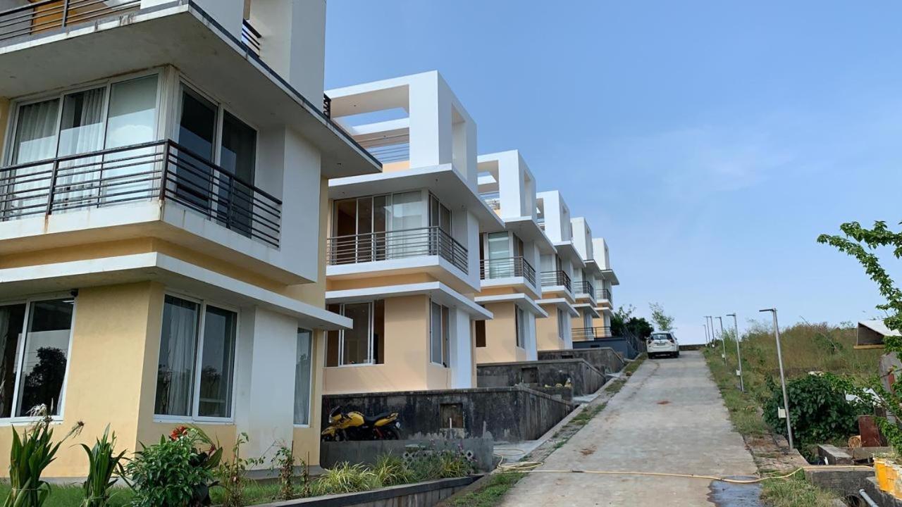 Royal Meadows - Igatpuri Bungalow B Buitenkant foto
